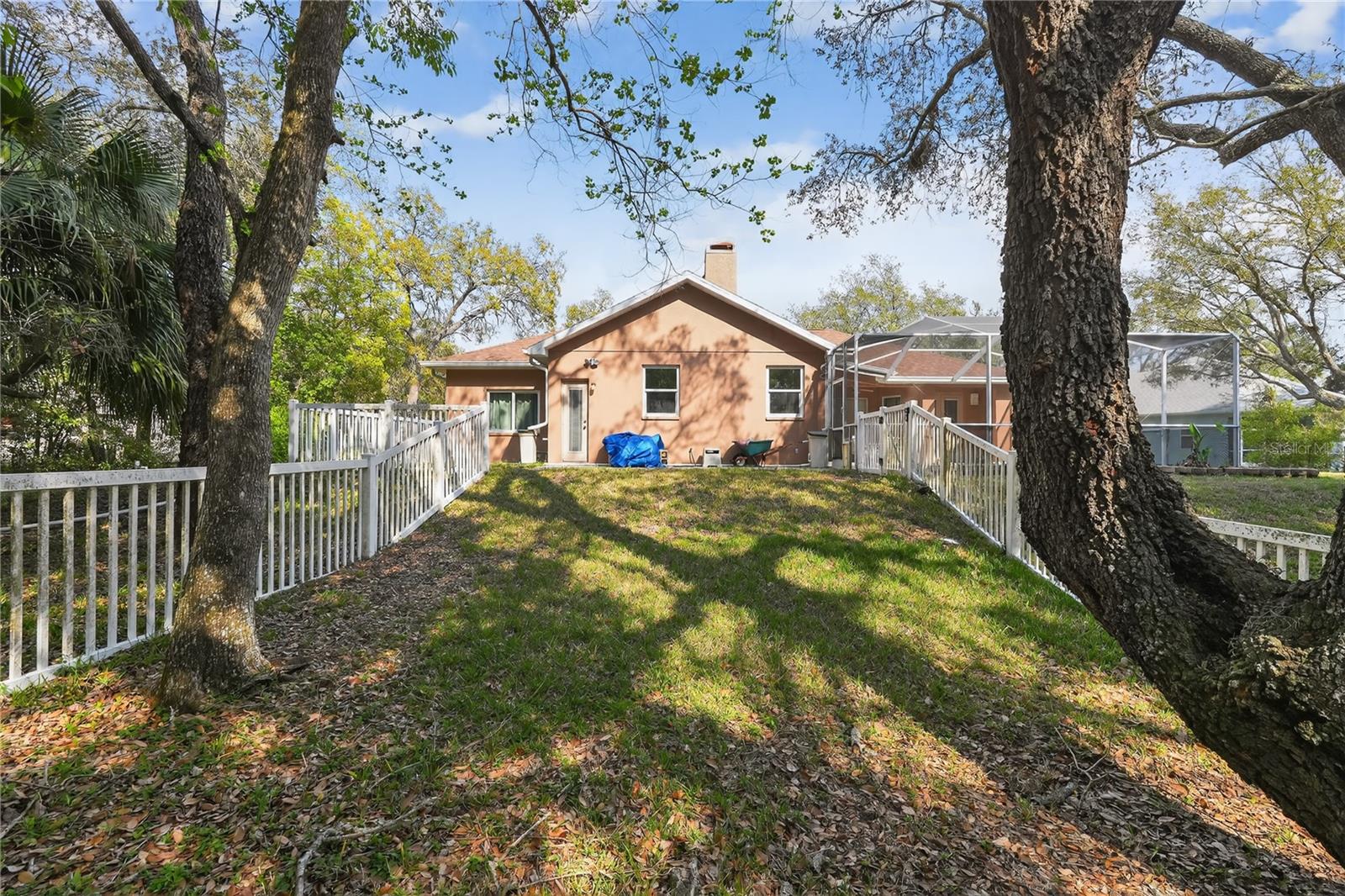 AUTUMN OAKS - Residential