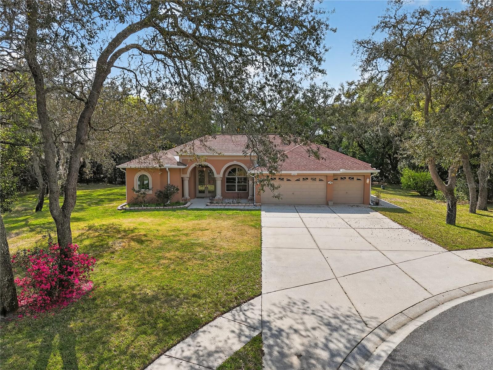 AUTUMN OAKS - Residential