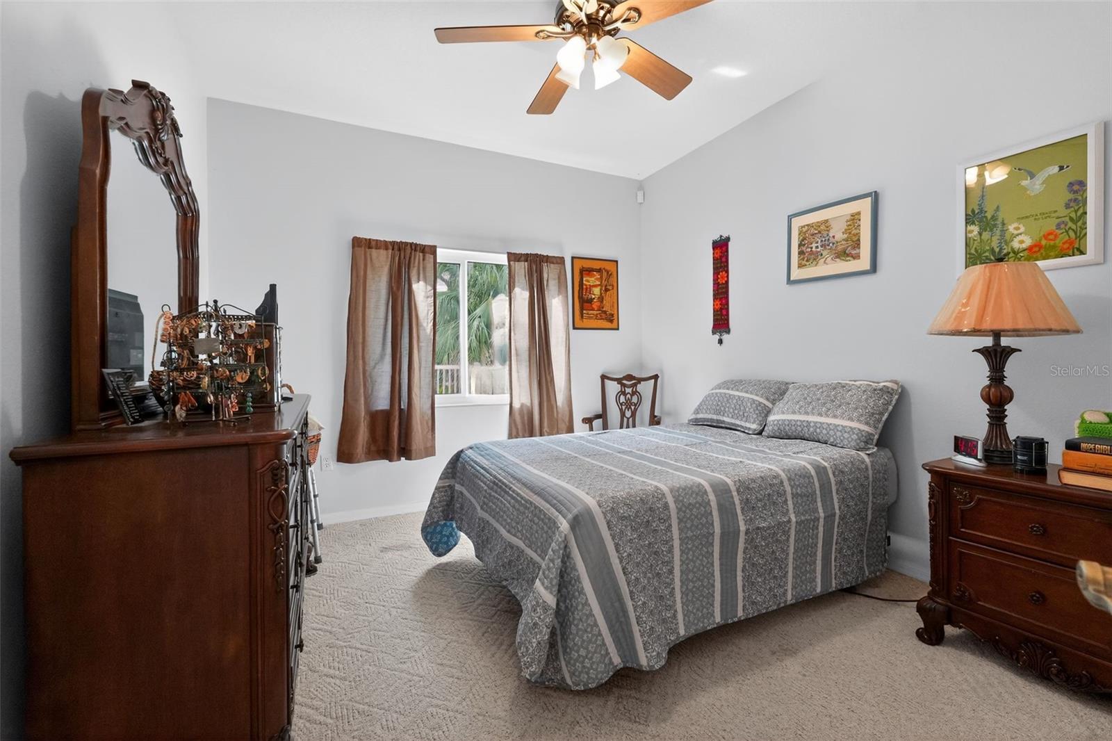 AUTUMN OAKS - Residential