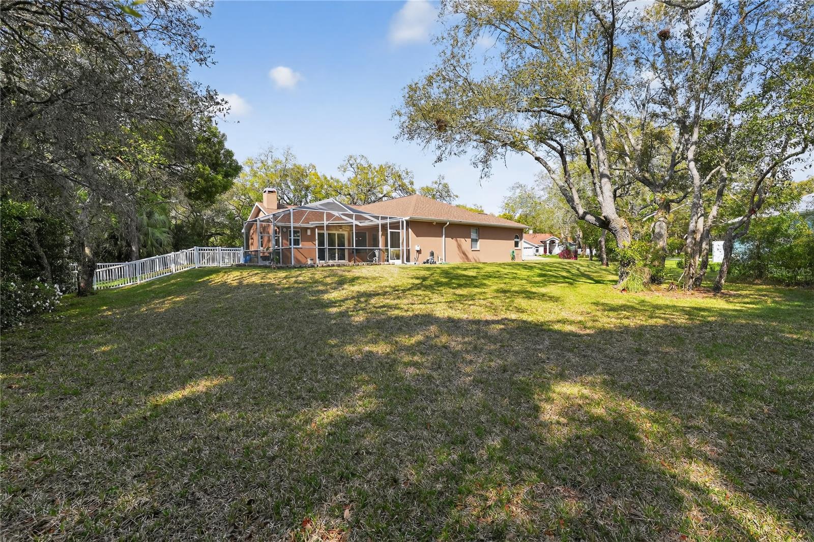 AUTUMN OAKS - Residential