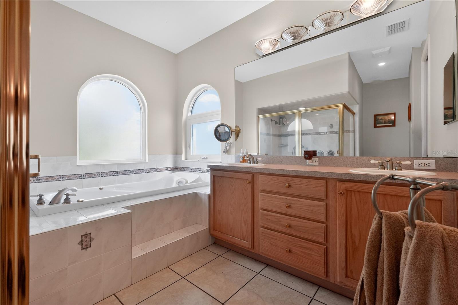 AUTUMN OAKS - Residential