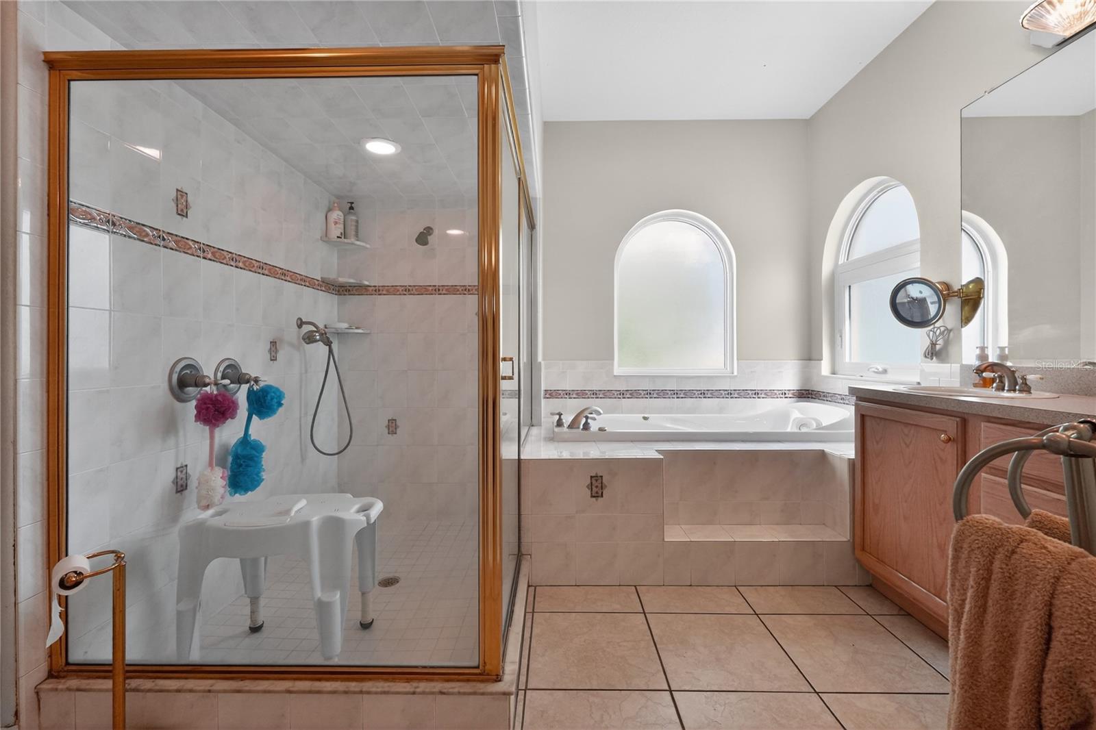 AUTUMN OAKS - Residential