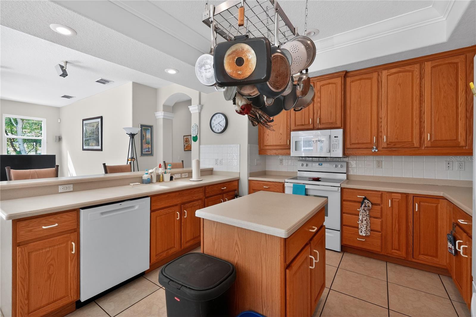 AUTUMN OAKS - Residential