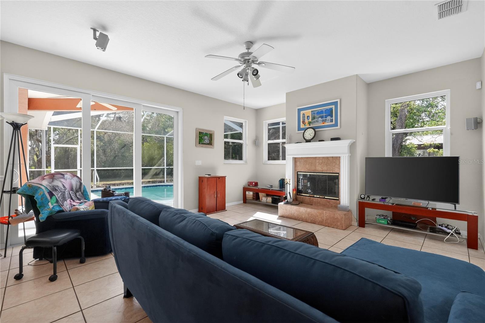 AUTUMN OAKS - Residential