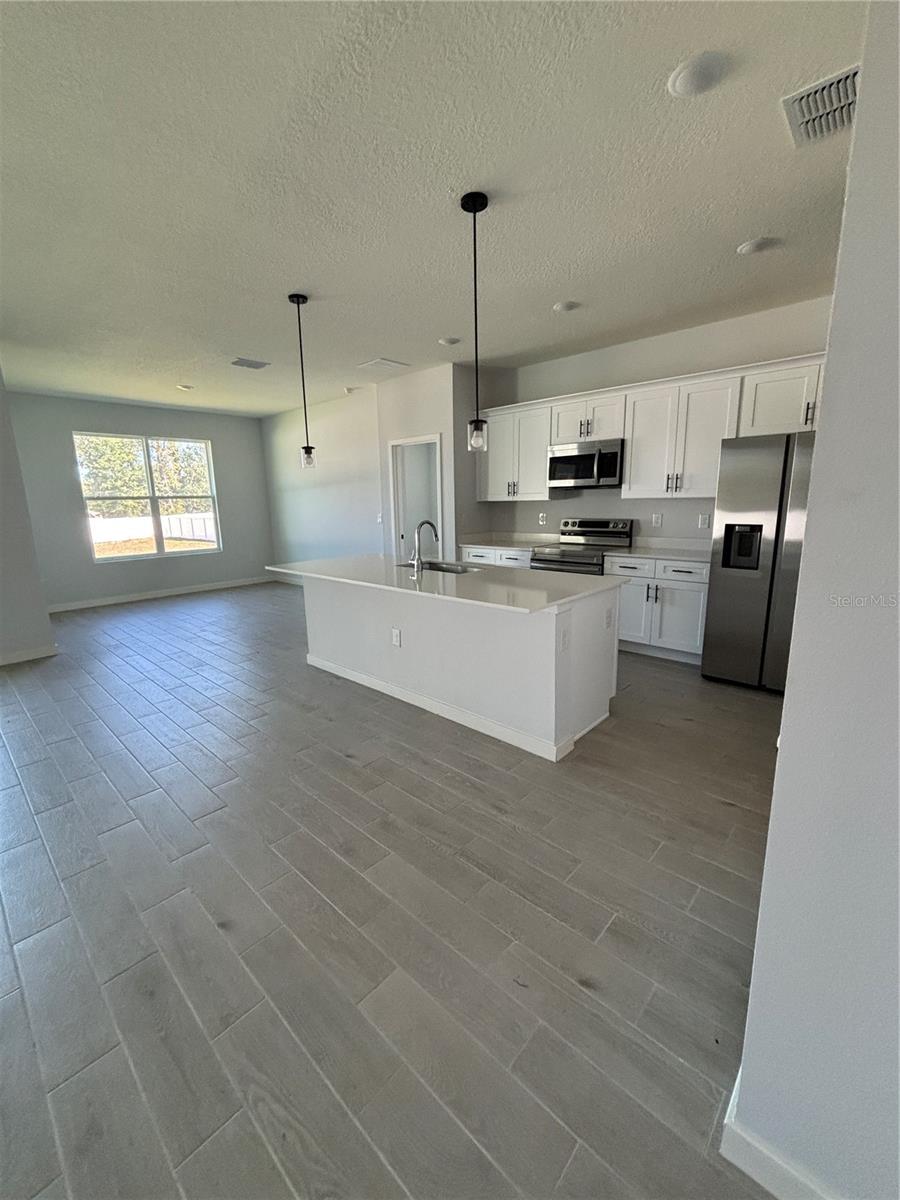 KINGSLAND COUNTRY ESTATE - Residential Lease