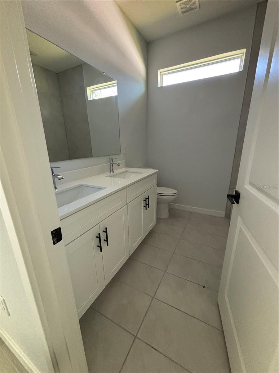 KINGSLAND COUNTRY ESTATE - Residential Lease
