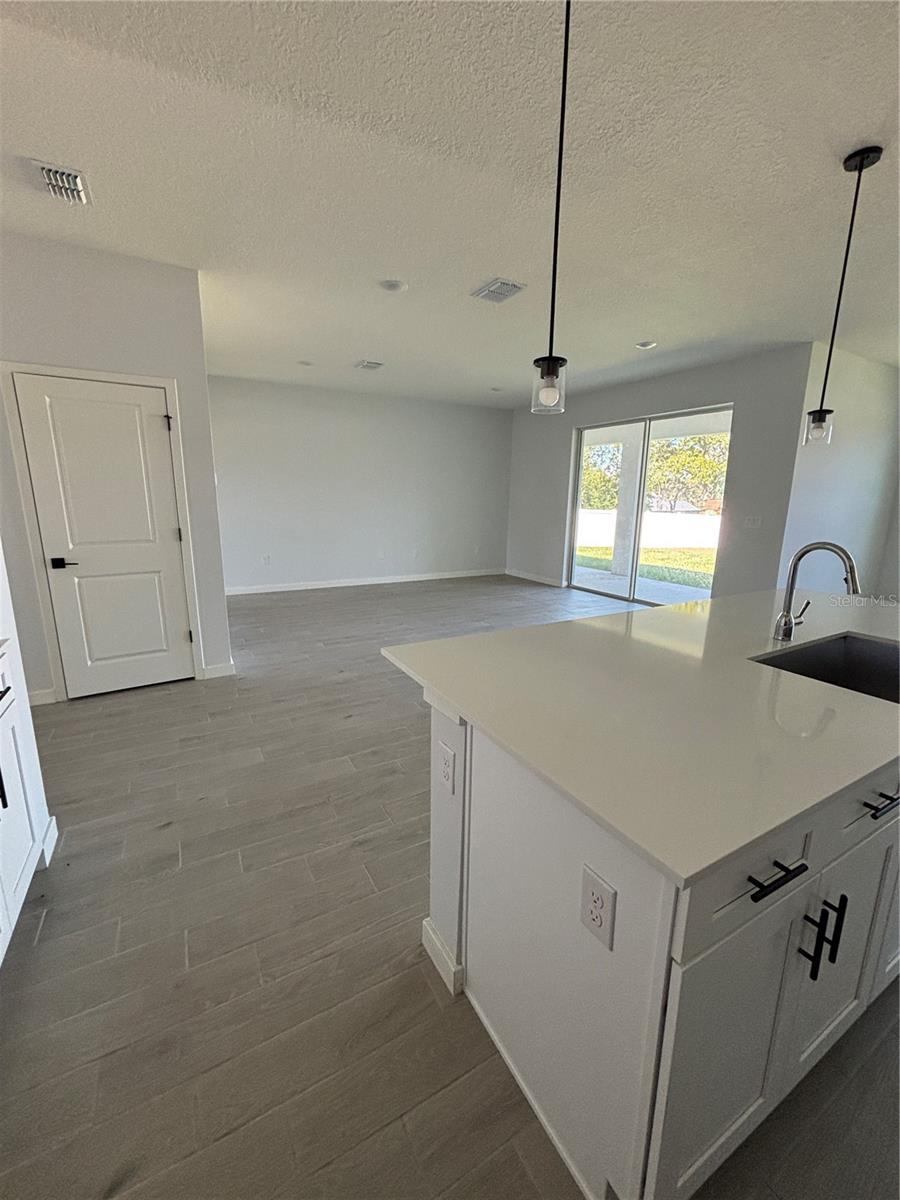 KINGSLAND COUNTRY ESTATE - Residential Lease