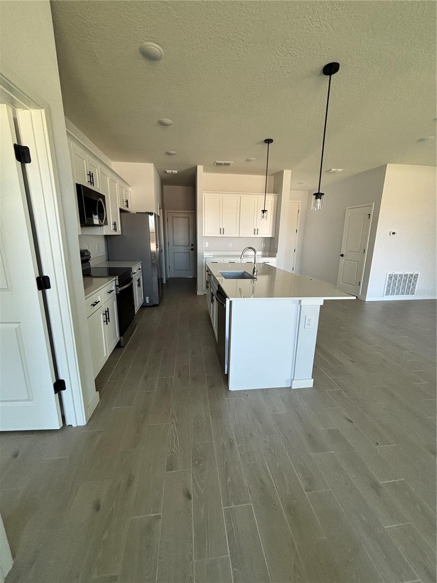 KINGSLAND COUNTRY ESTATE - Residential Lease