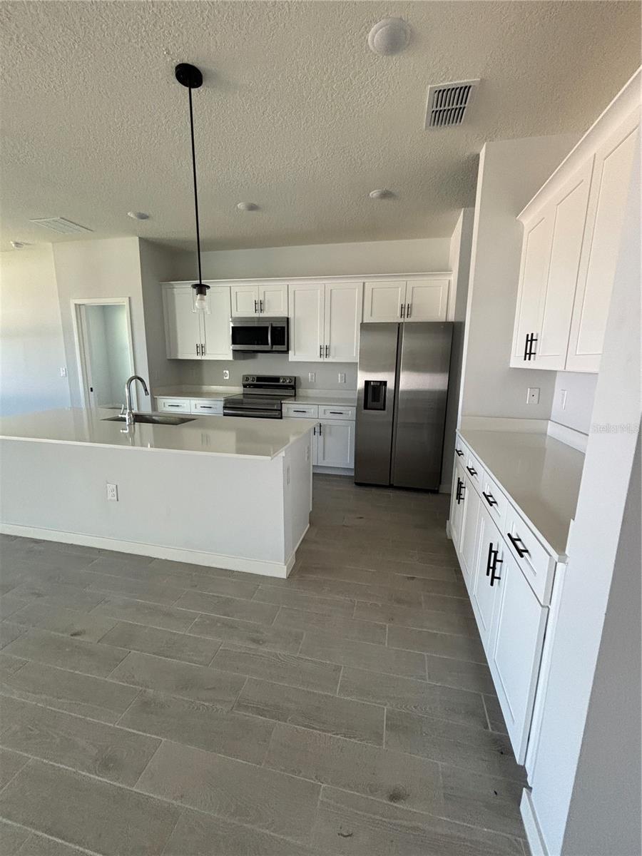 KINGSLAND COUNTRY ESTATE - Residential Lease