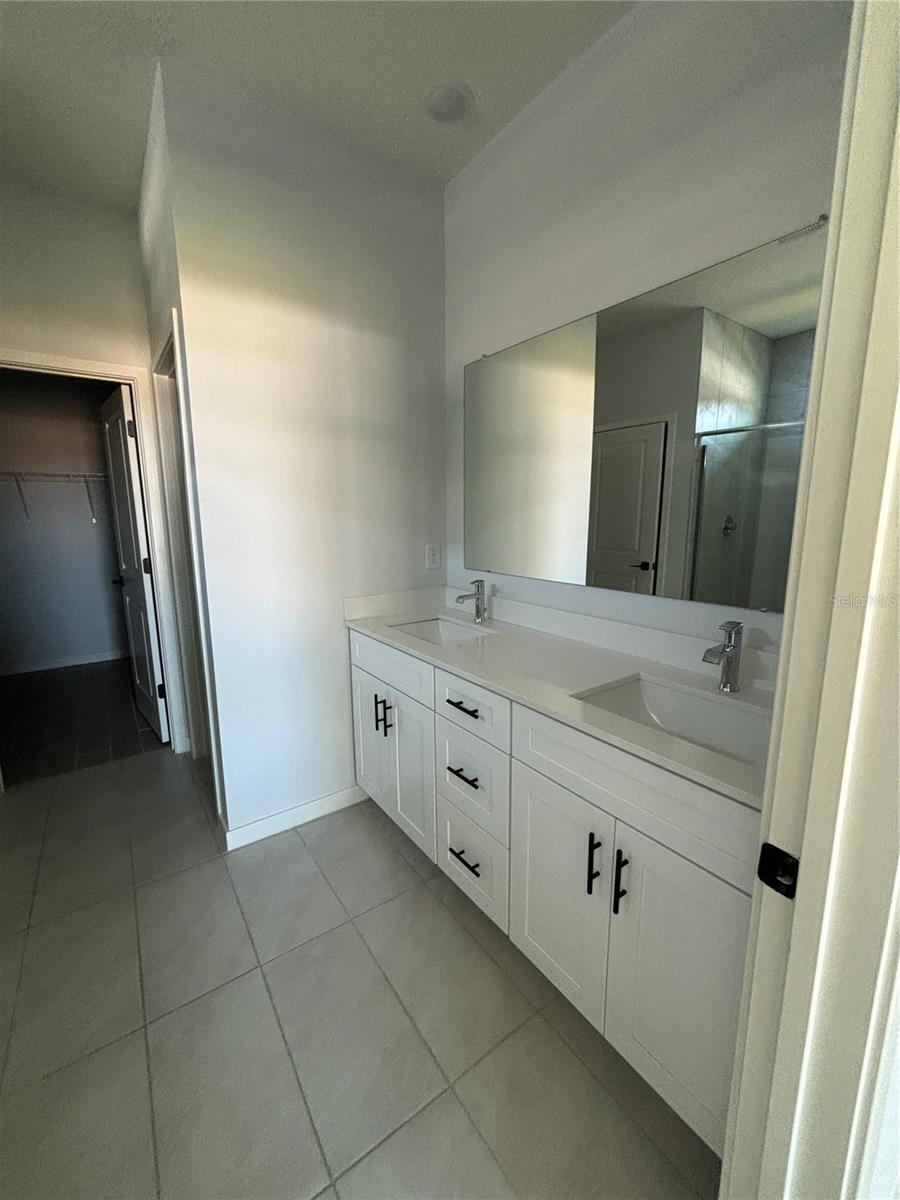 KINGSLAND COUNTRY ESTATE - Residential Lease