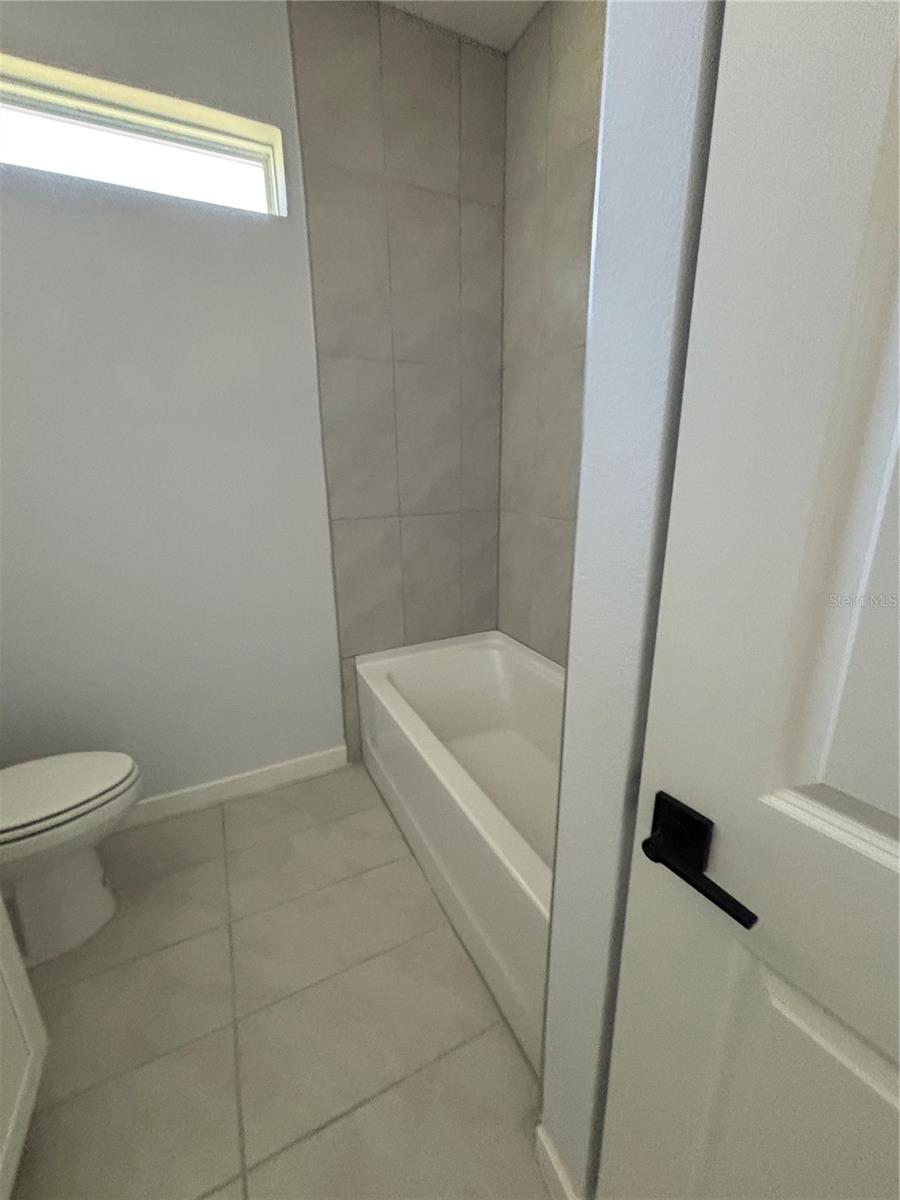 KINGSLAND COUNTRY ESTATE - Residential Lease