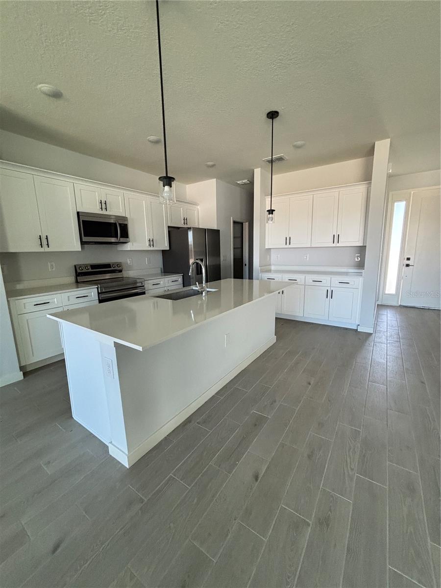 KINGSLAND COUNTRY ESTATE - Residential Lease