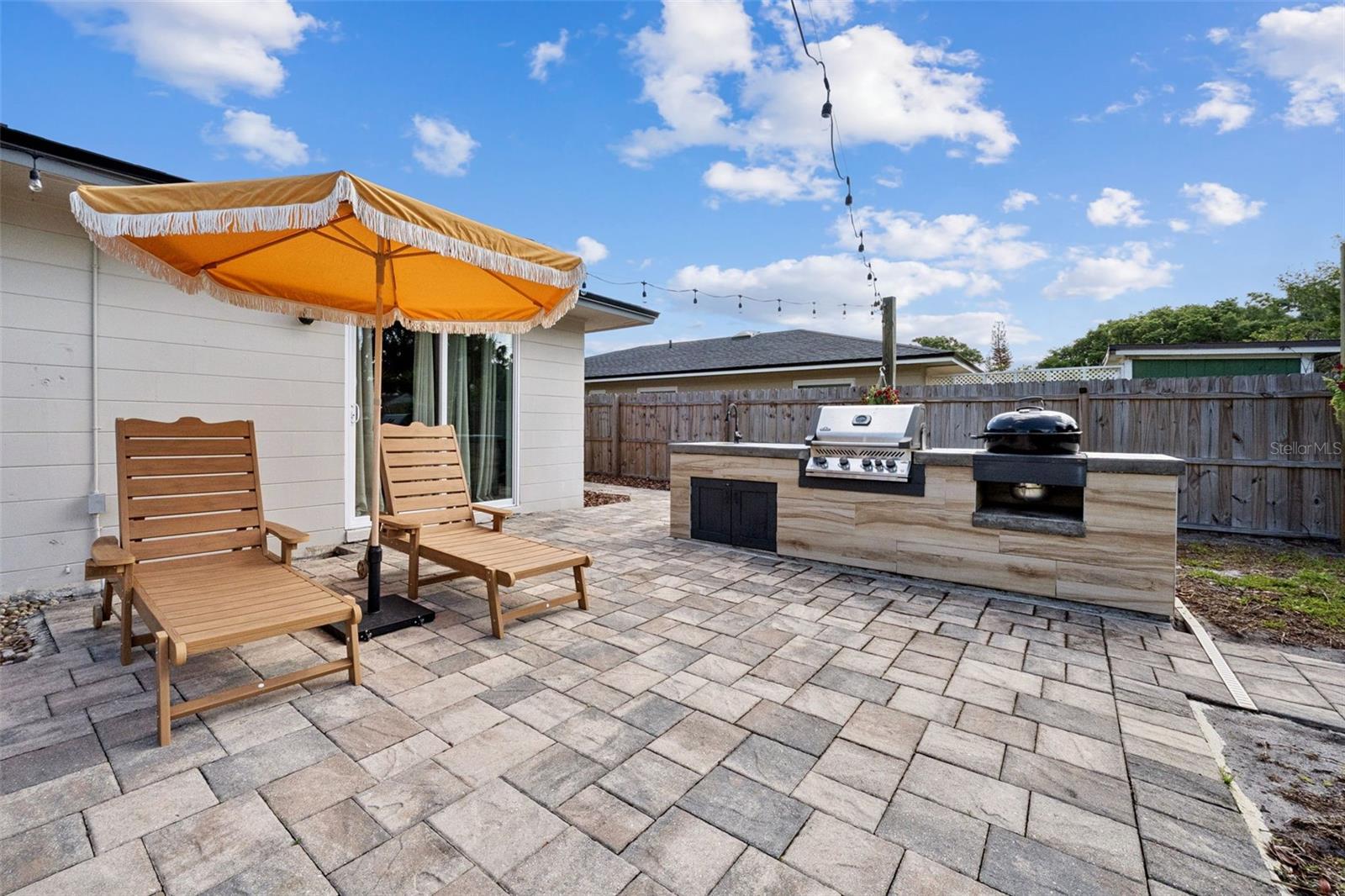 BROOKHOLLOW - Residential