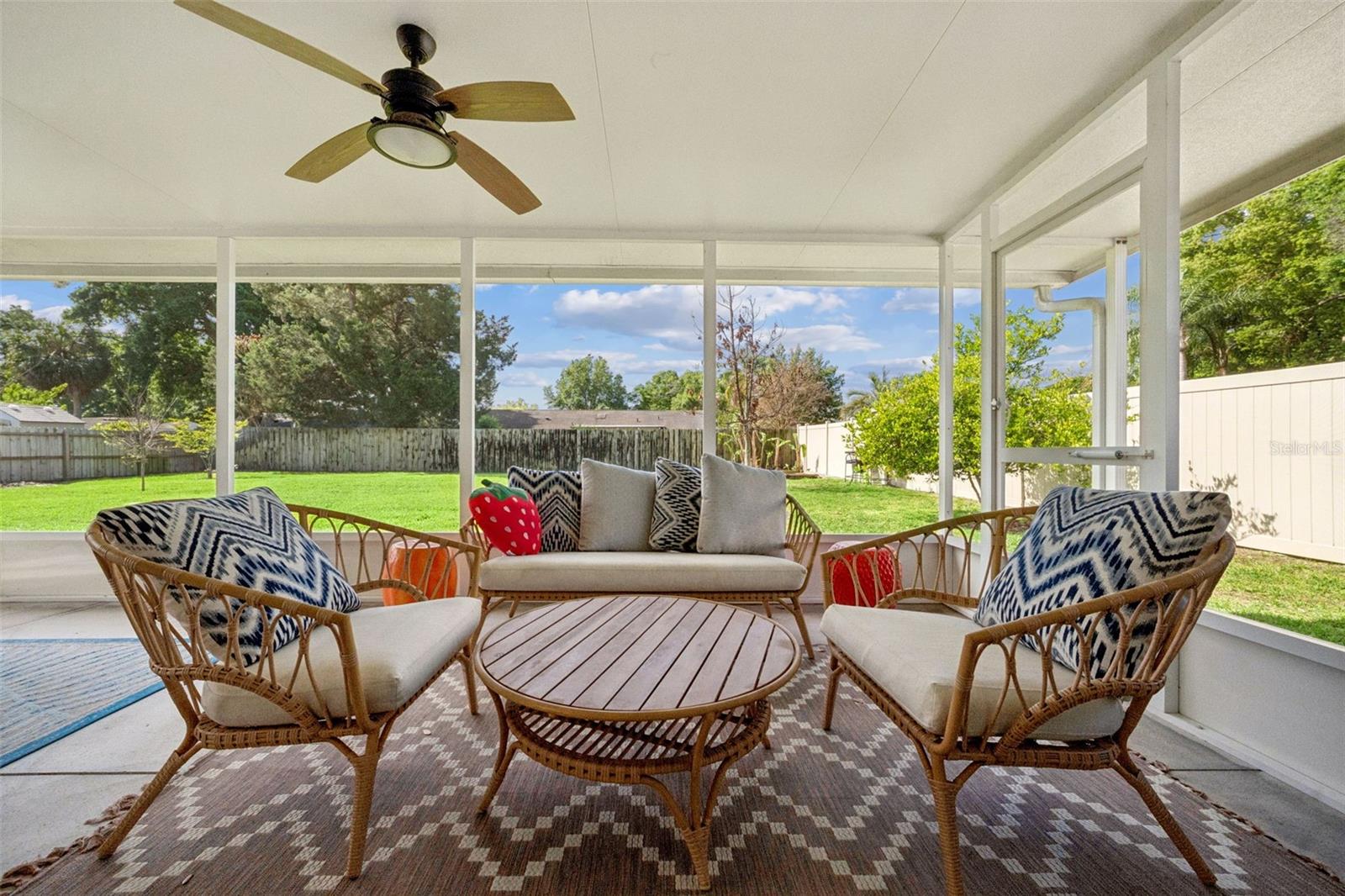 BROOKHOLLOW - Residential