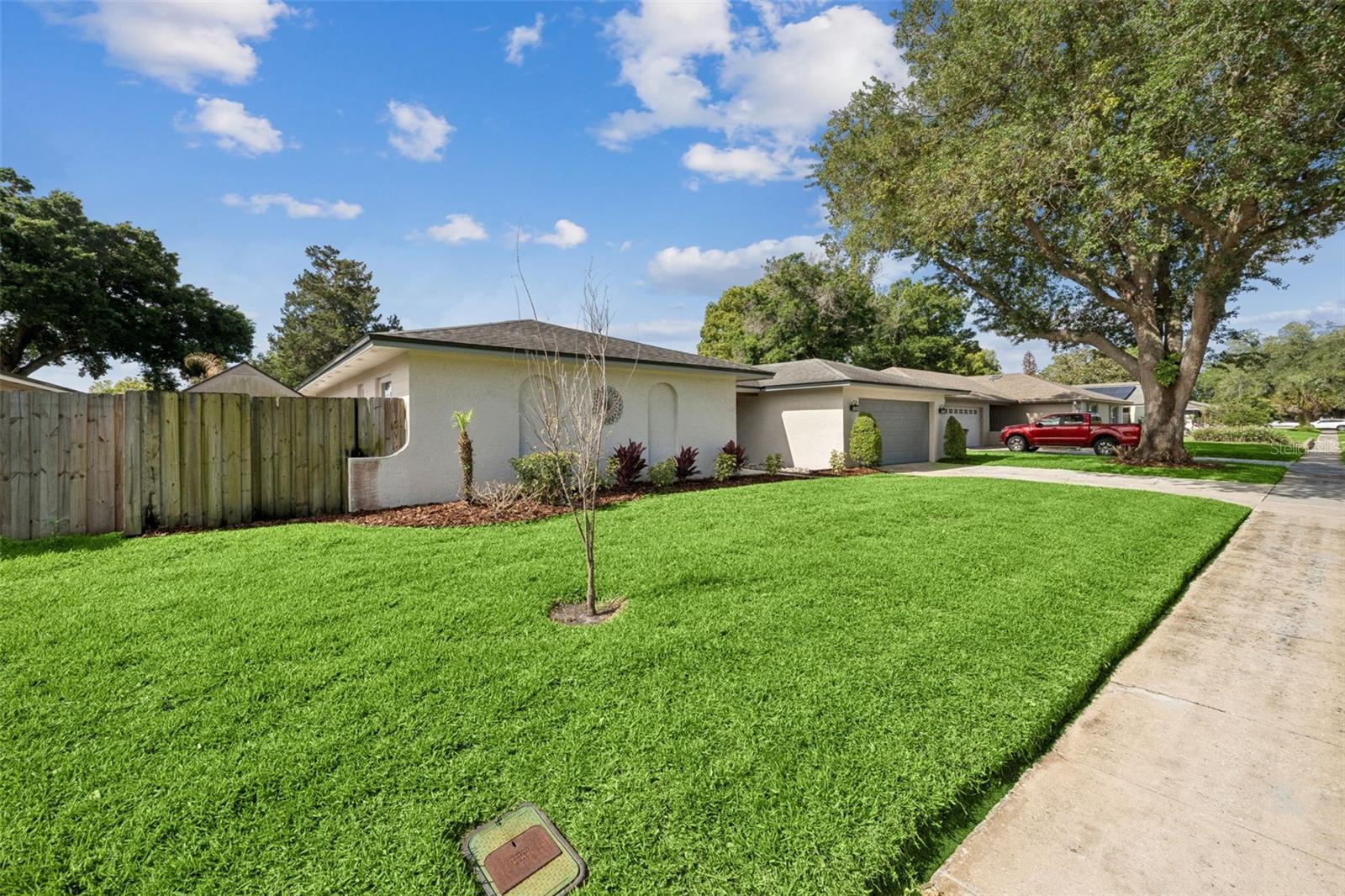 BROOKHOLLOW - Residential