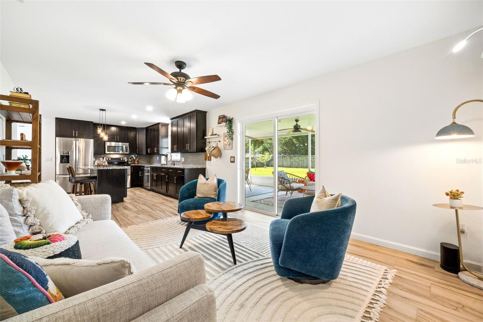 BROOKHOLLOW - Residential