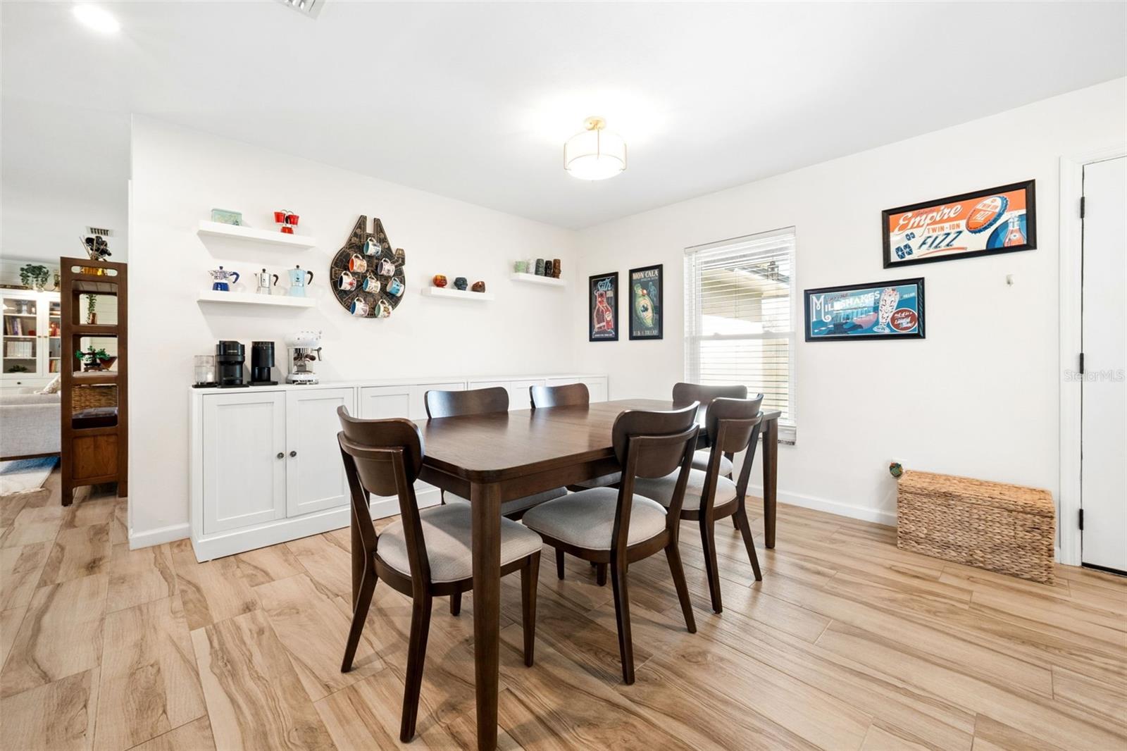 BROOKHOLLOW - Residential