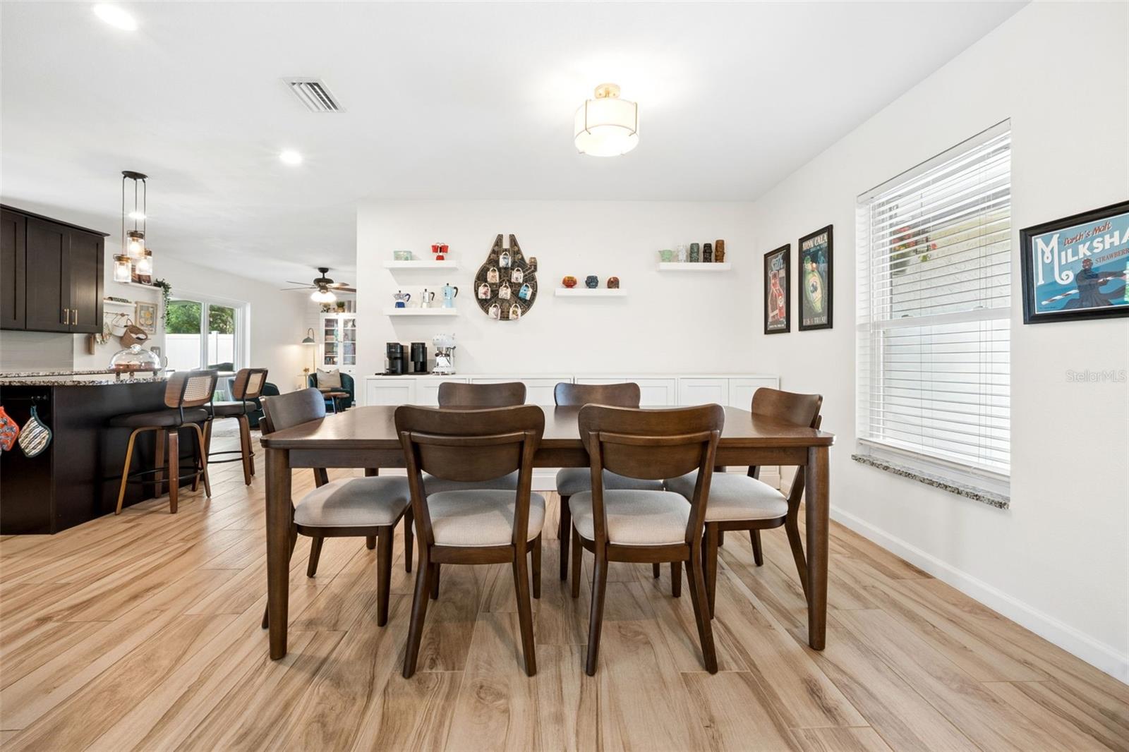 BROOKHOLLOW - Residential