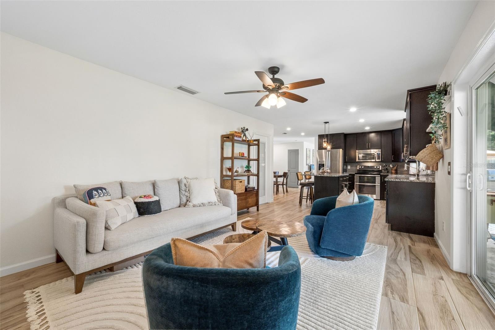 BROOKHOLLOW - Residential