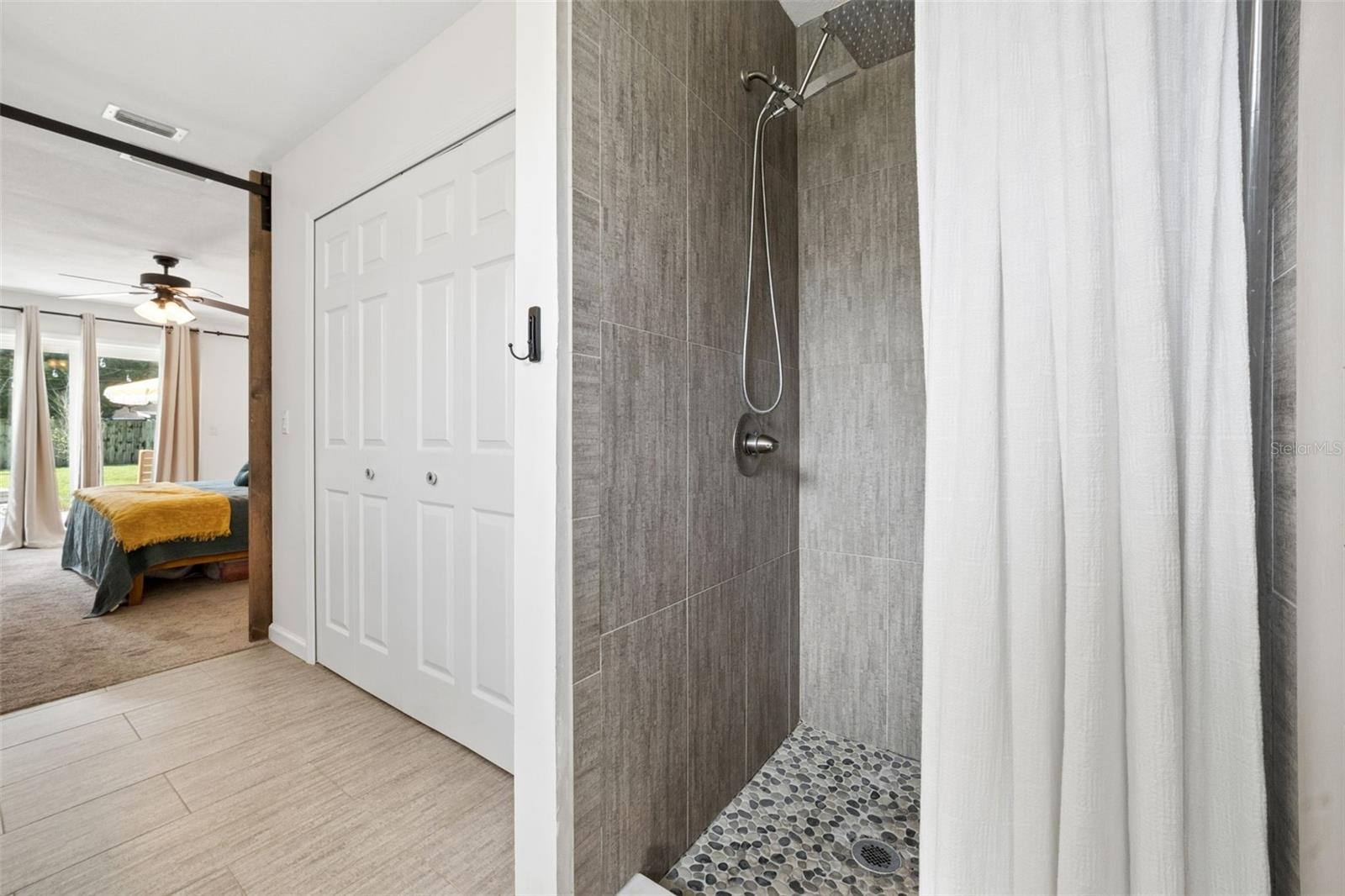 BROOKHOLLOW - Residential