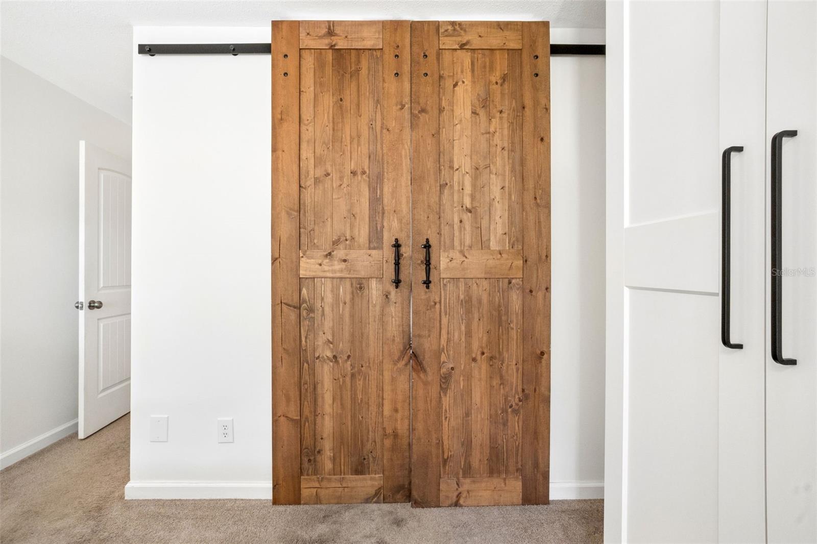 BROOKHOLLOW - Residential