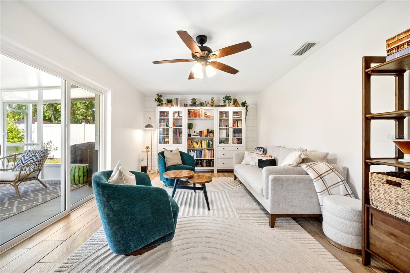 BROOKHOLLOW - Residential