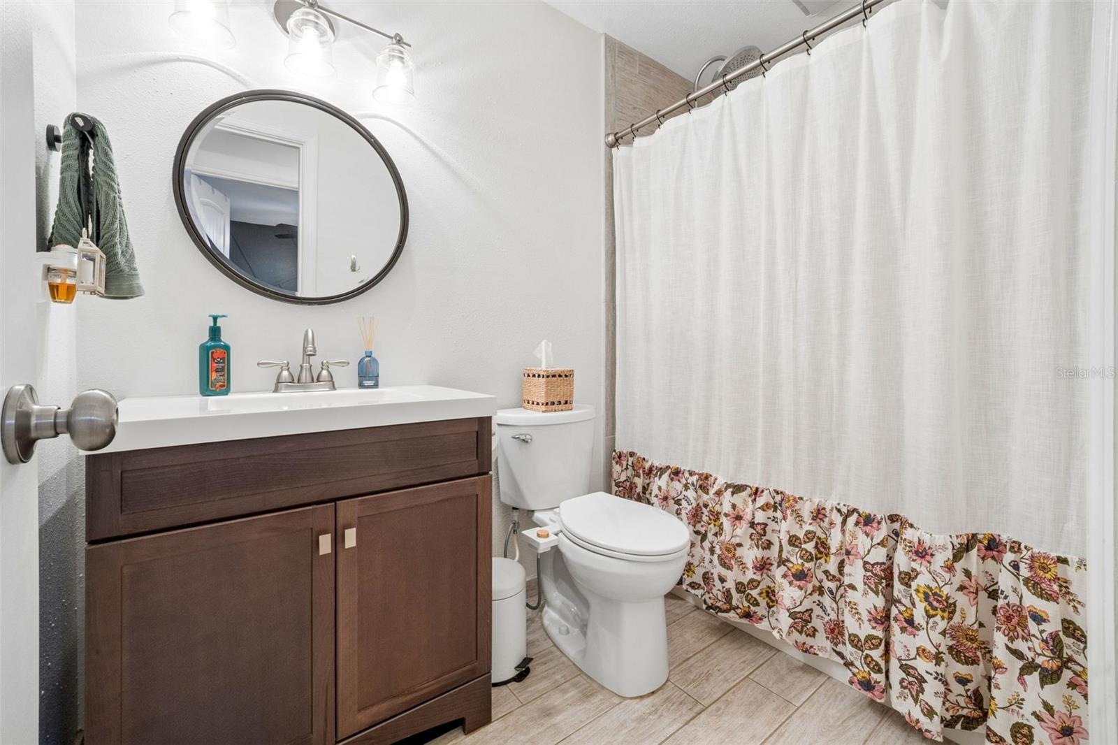 BROOKHOLLOW - Residential