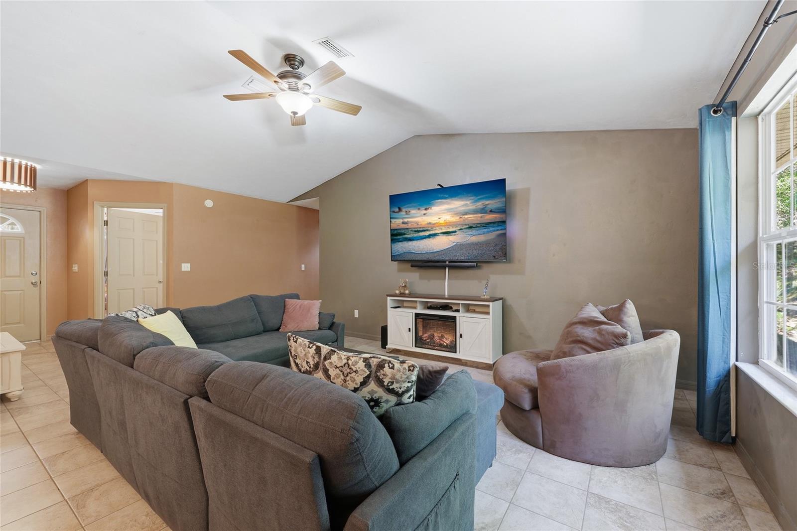 PT OF GOVT LOT 20 OR897 P1218, (PARCEL 394) (MAP S - Residential