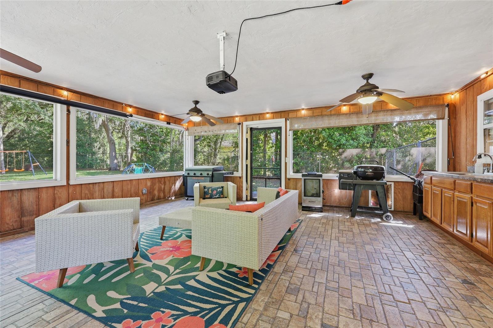 PT OF GOVT LOT 20 OR897 P1218, (PARCEL 394) (MAP S - Residential