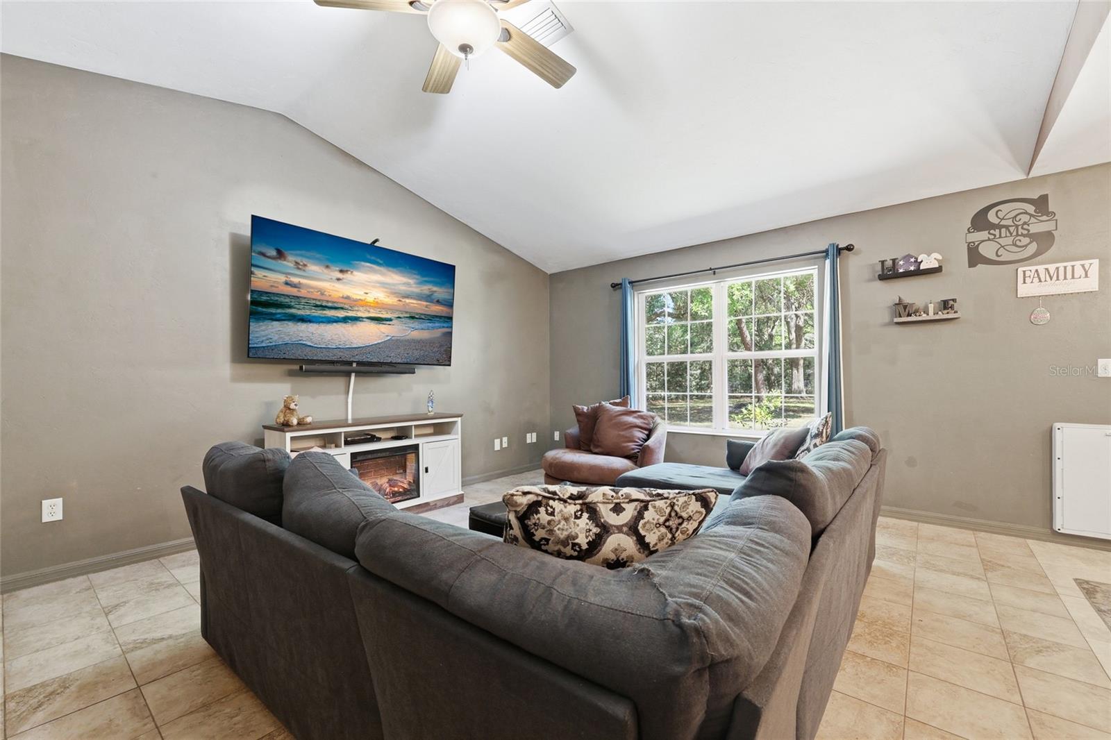 PT OF GOVT LOT 20 OR897 P1218, (PARCEL 394) (MAP S - Residential