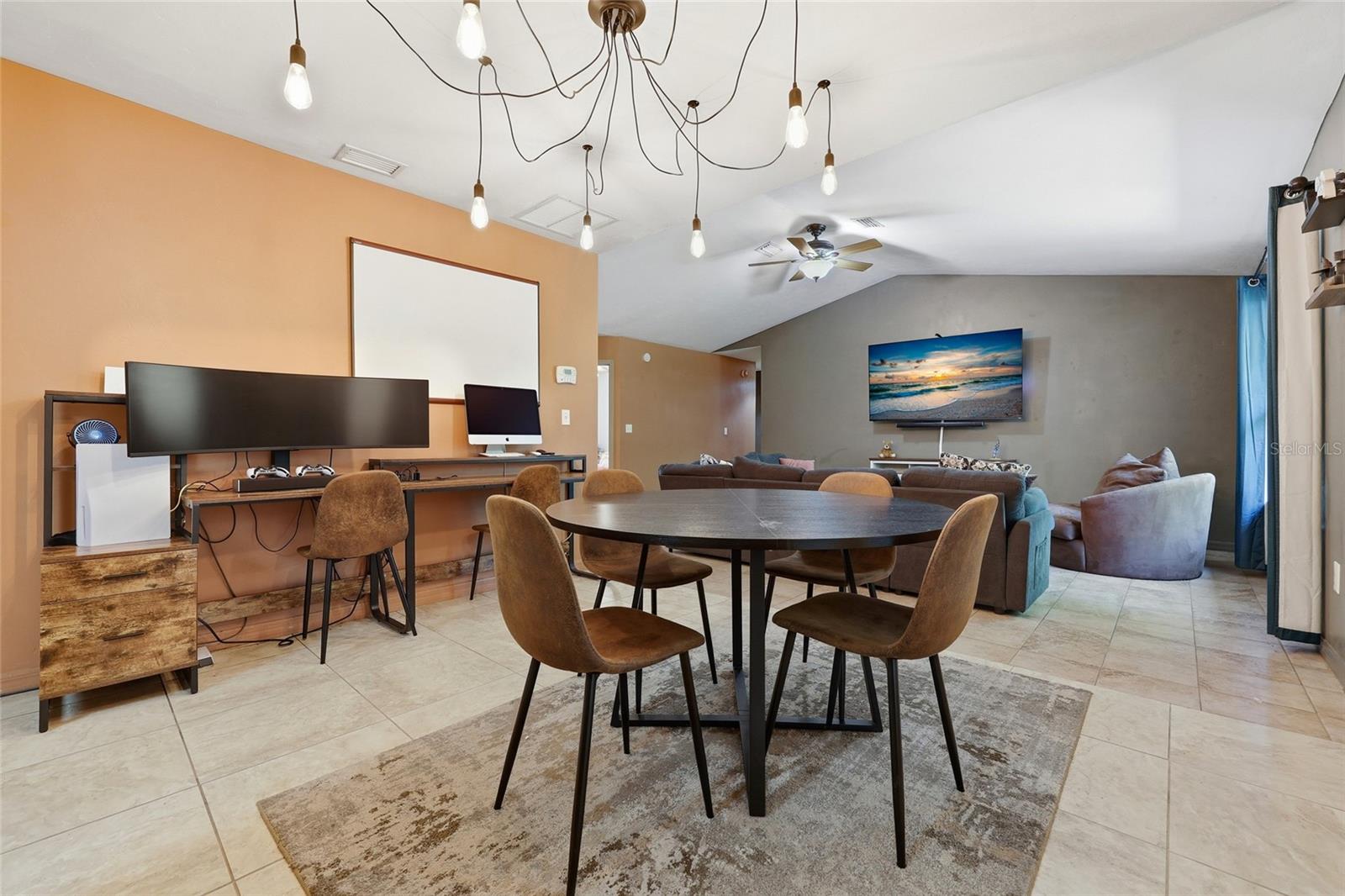 PT OF GOVT LOT 20 OR897 P1218, (PARCEL 394) (MAP S - Residential