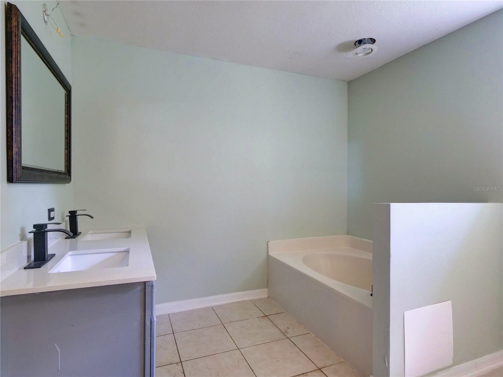 GROVELAND EAGLE PINES - Residential Lease