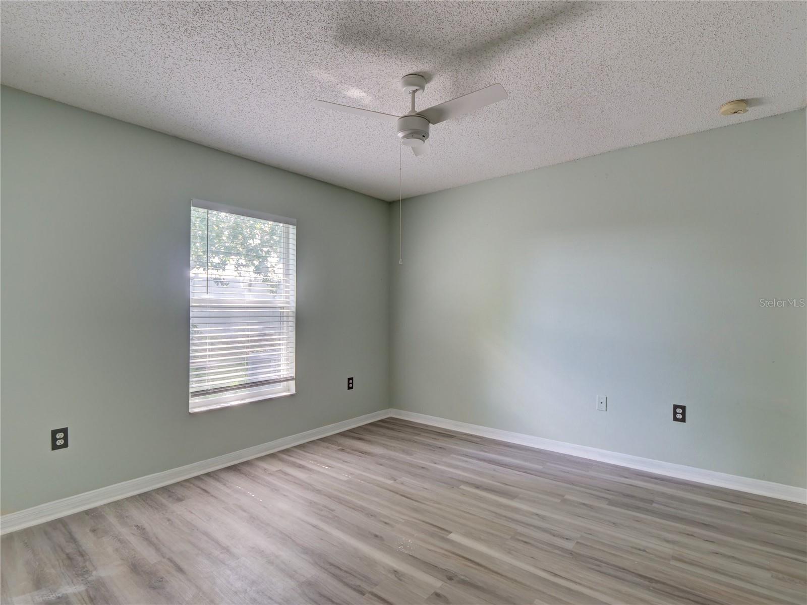 GROVELAND EAGLE PINES - Residential Lease