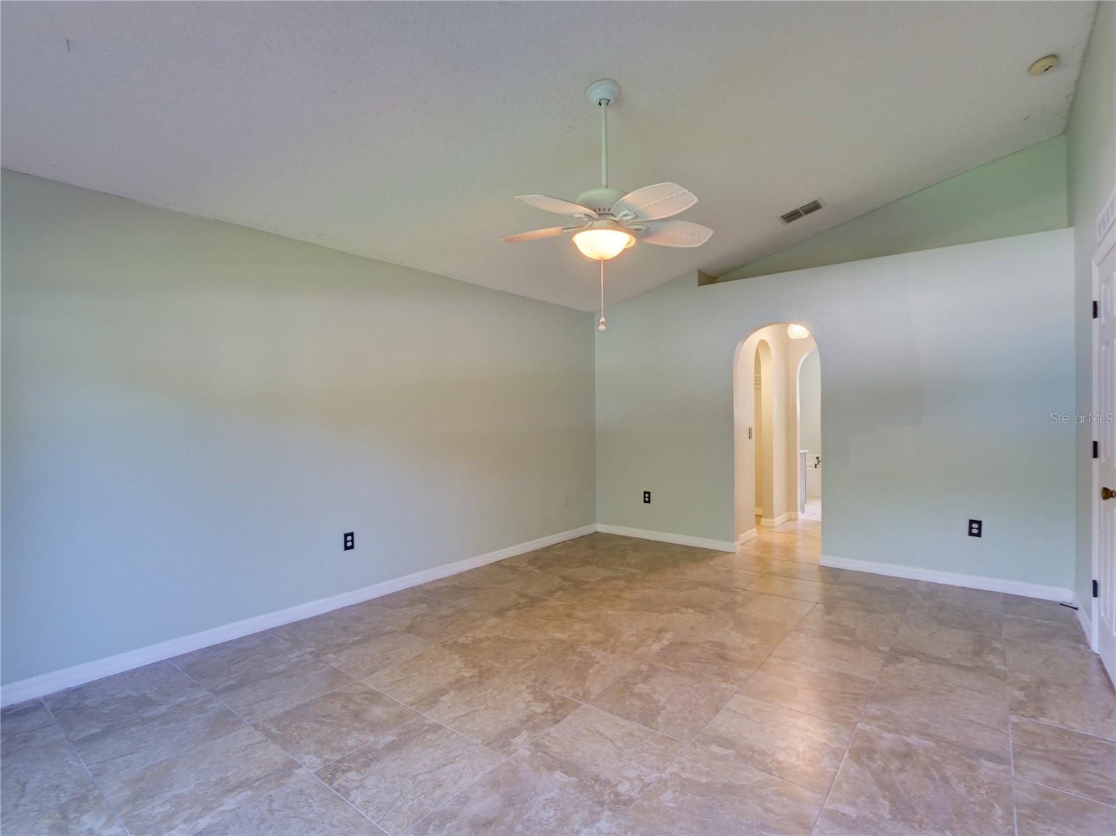 GROVELAND EAGLE PINES - Residential Lease