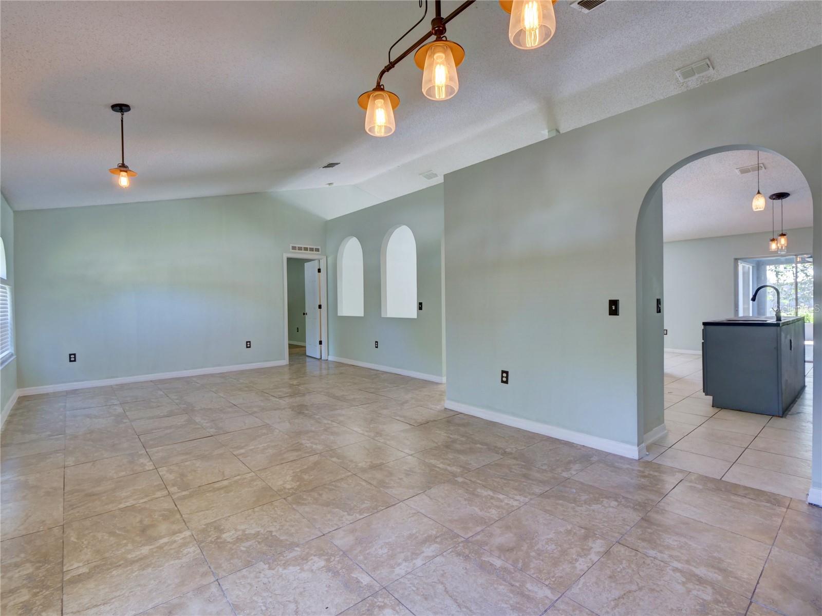 GROVELAND EAGLE PINES - Residential Lease