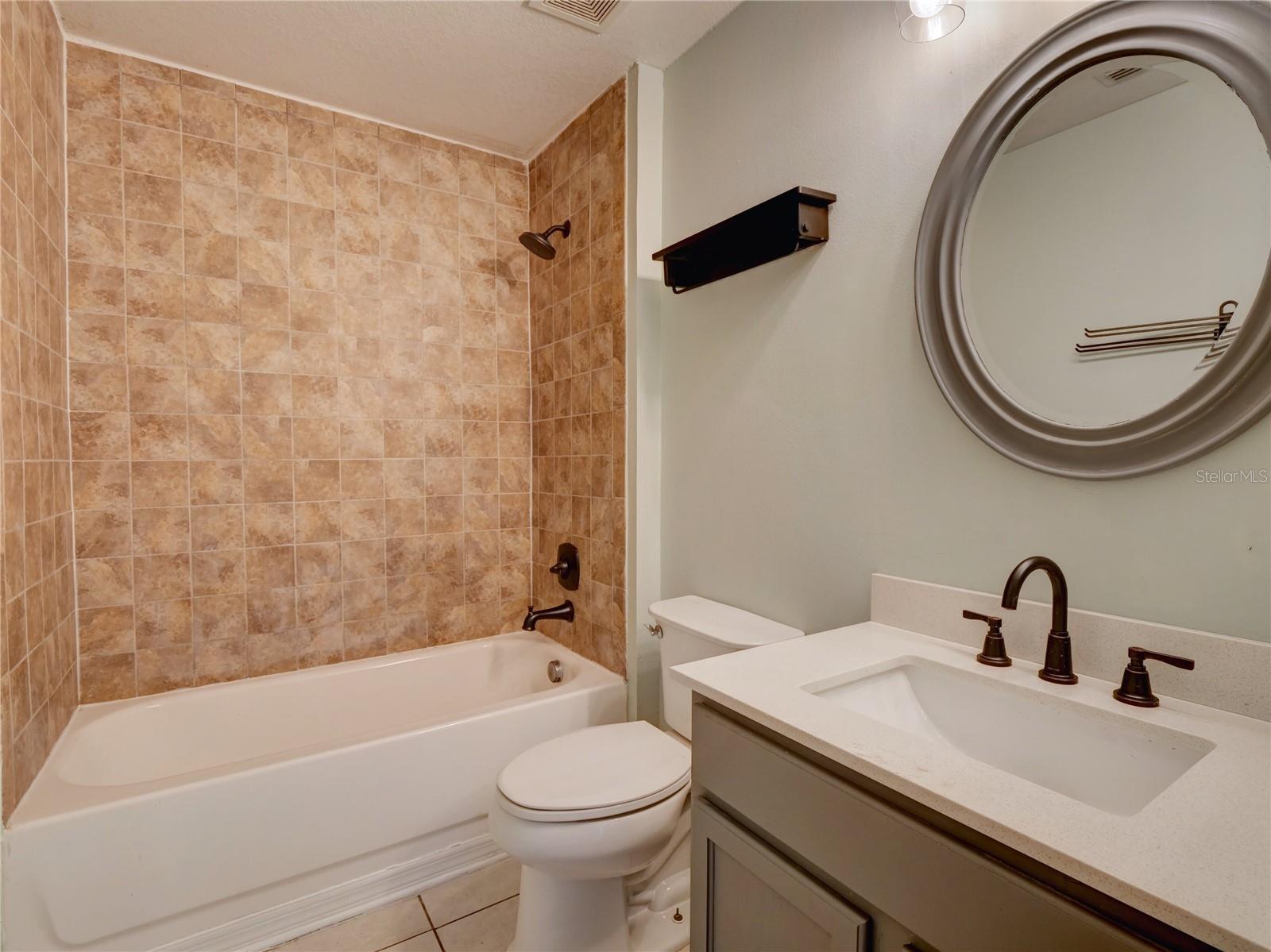 GROVELAND EAGLE PINES - Residential Lease