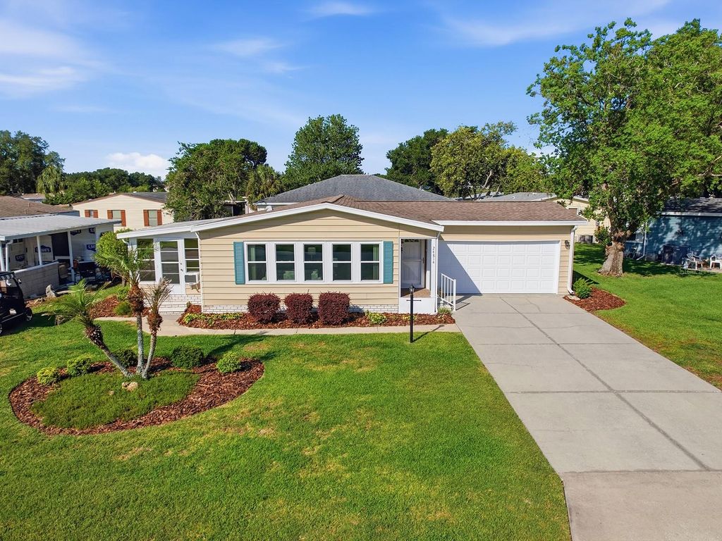 Photo of 24814 Pine Hl Hl, Leesburg, FL 34748 (MLS # G5112828)