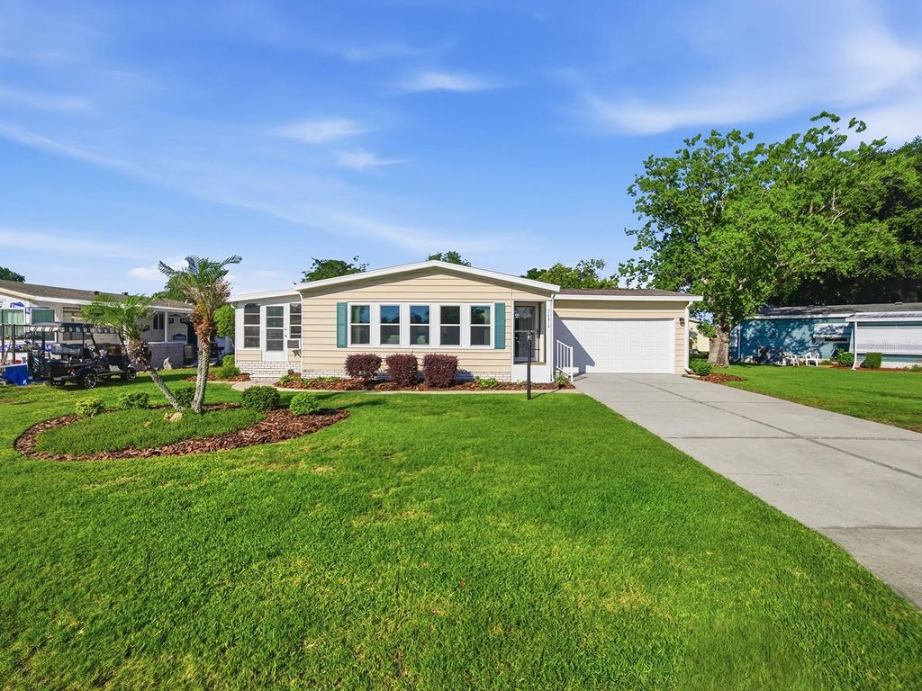 Photo of 24814 Pine Hl Hl, Leesburg, FL 34748 (MLS # G5112828)