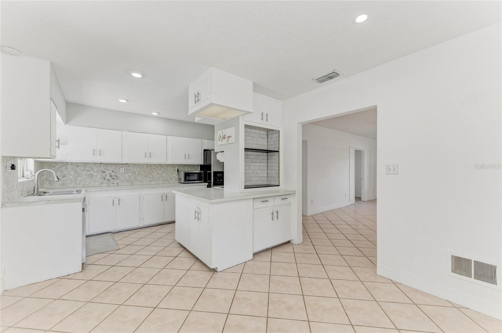 CHANNEL ACRES - Residential