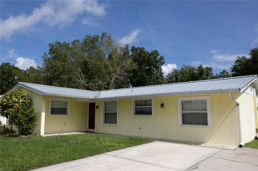 Photo of 5333 Duncanwood Drive, Sarasota, FL 34232 (MLS # A4702267)