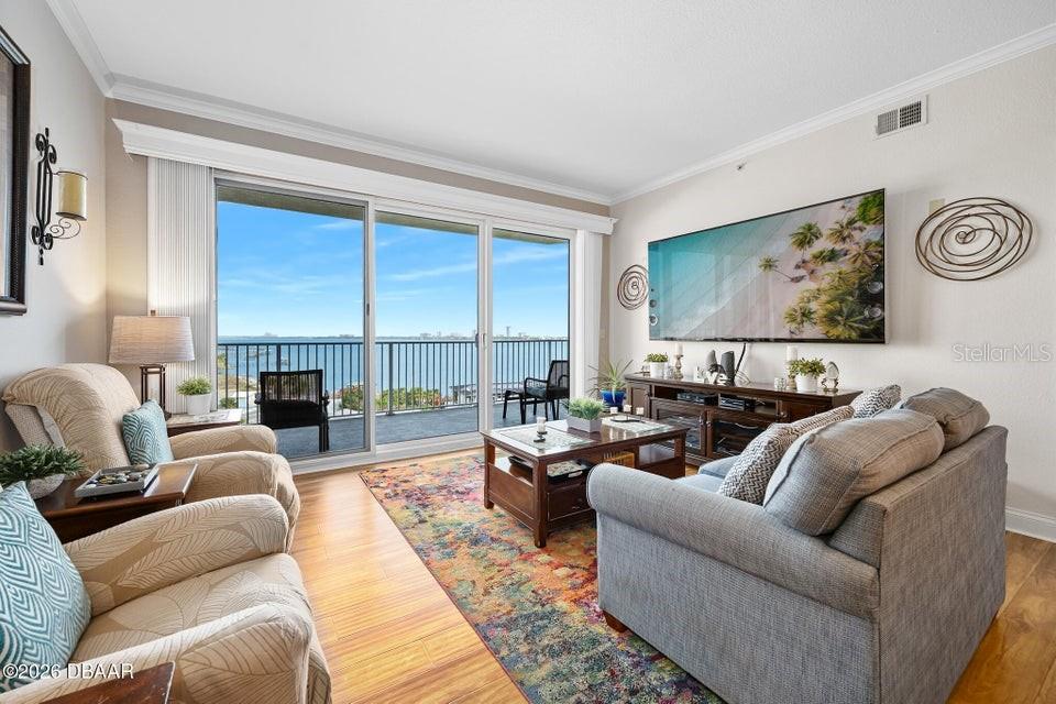 HALIFAX LANDING - Residential