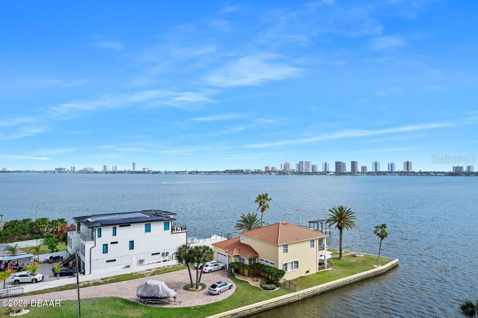 HALIFAX LANDING - Residential