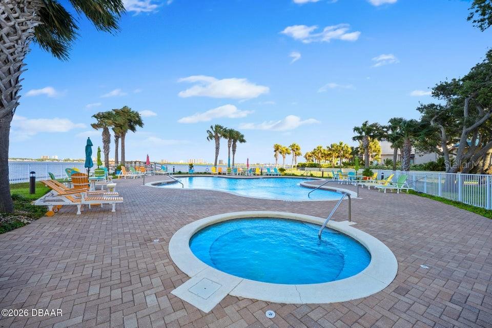 HALIFAX LANDING - Residential