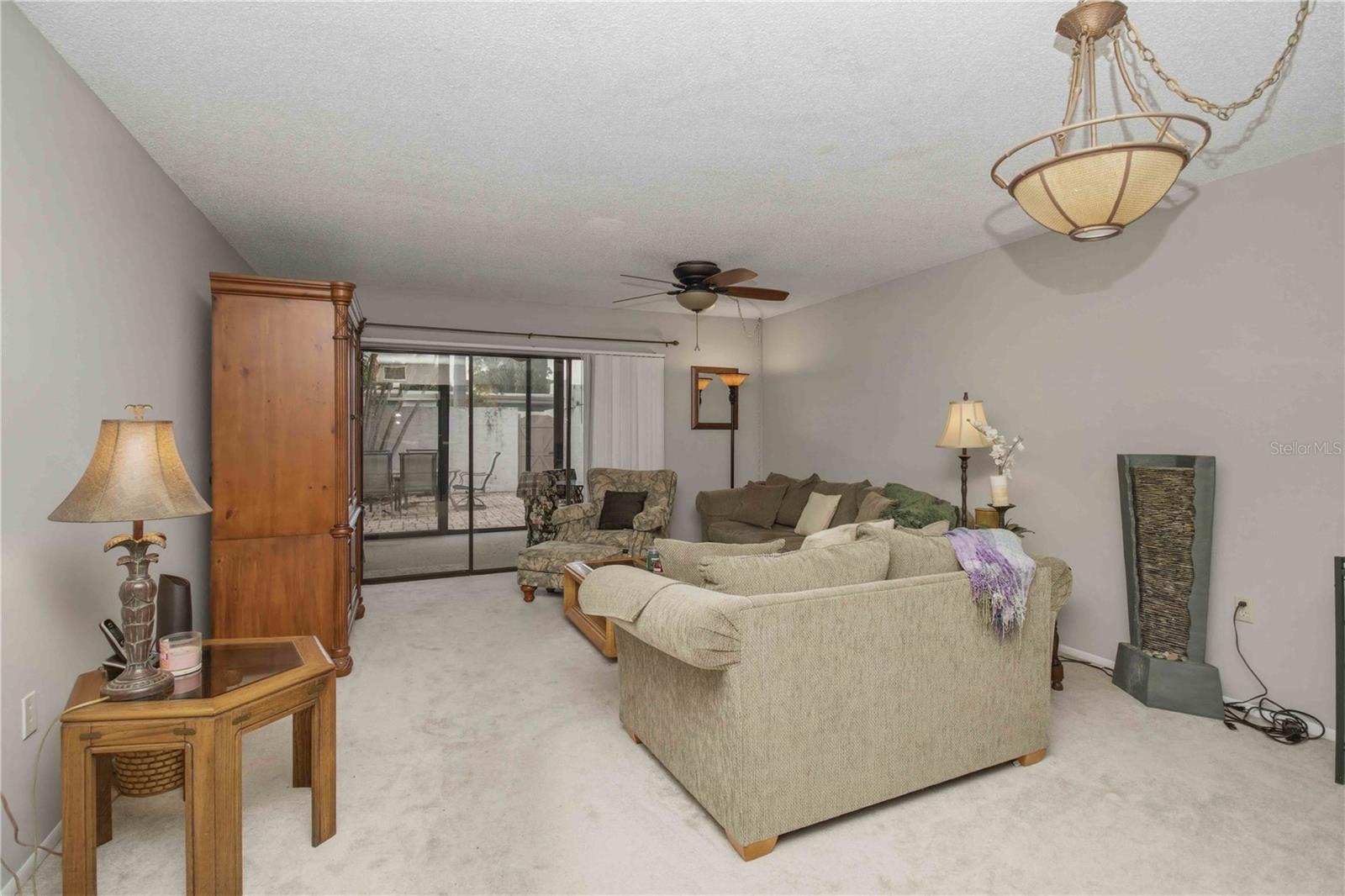 755 OAKVIEW DRIVE
