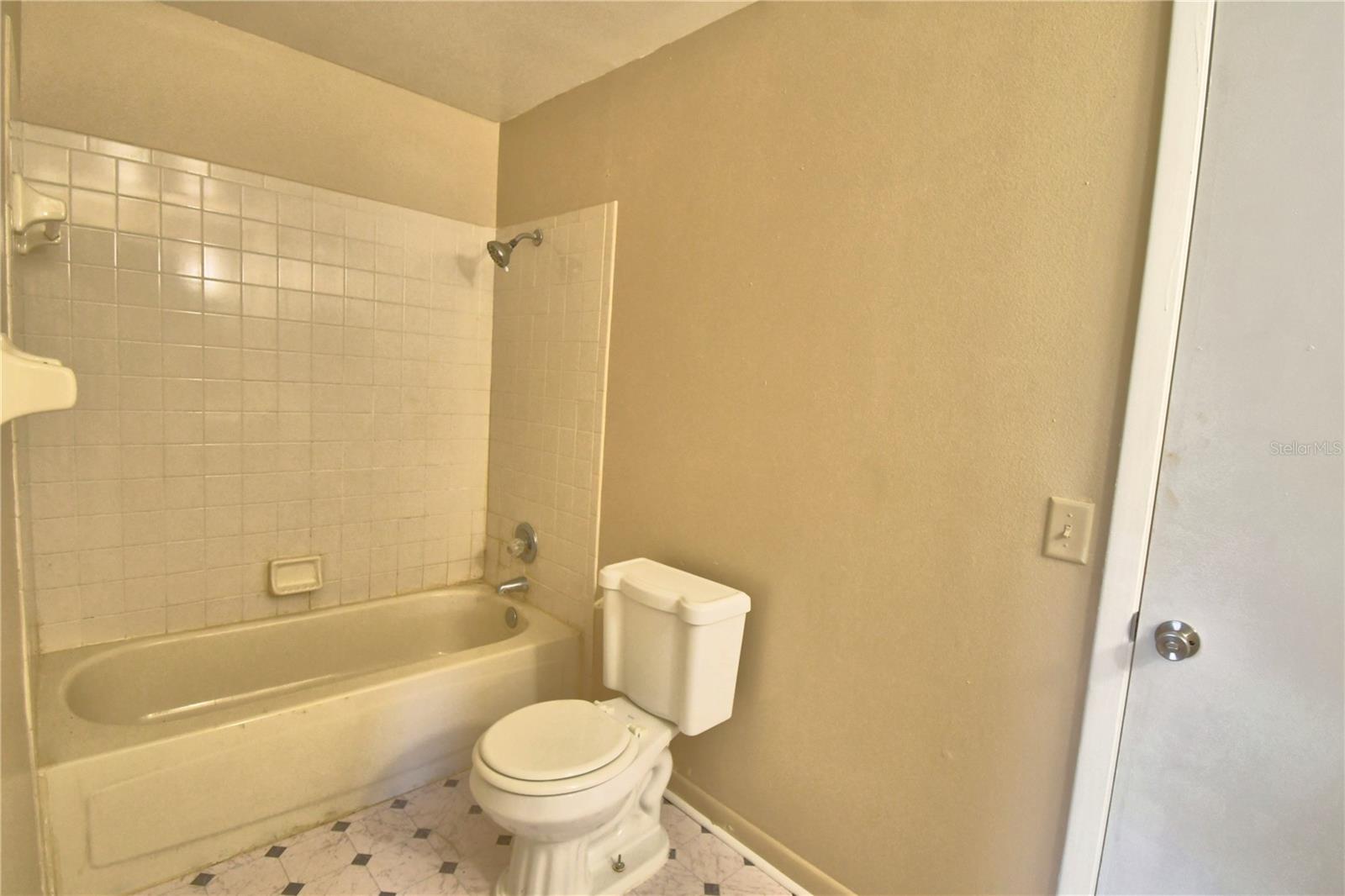 LAKE DAISY ESTATES - Residential