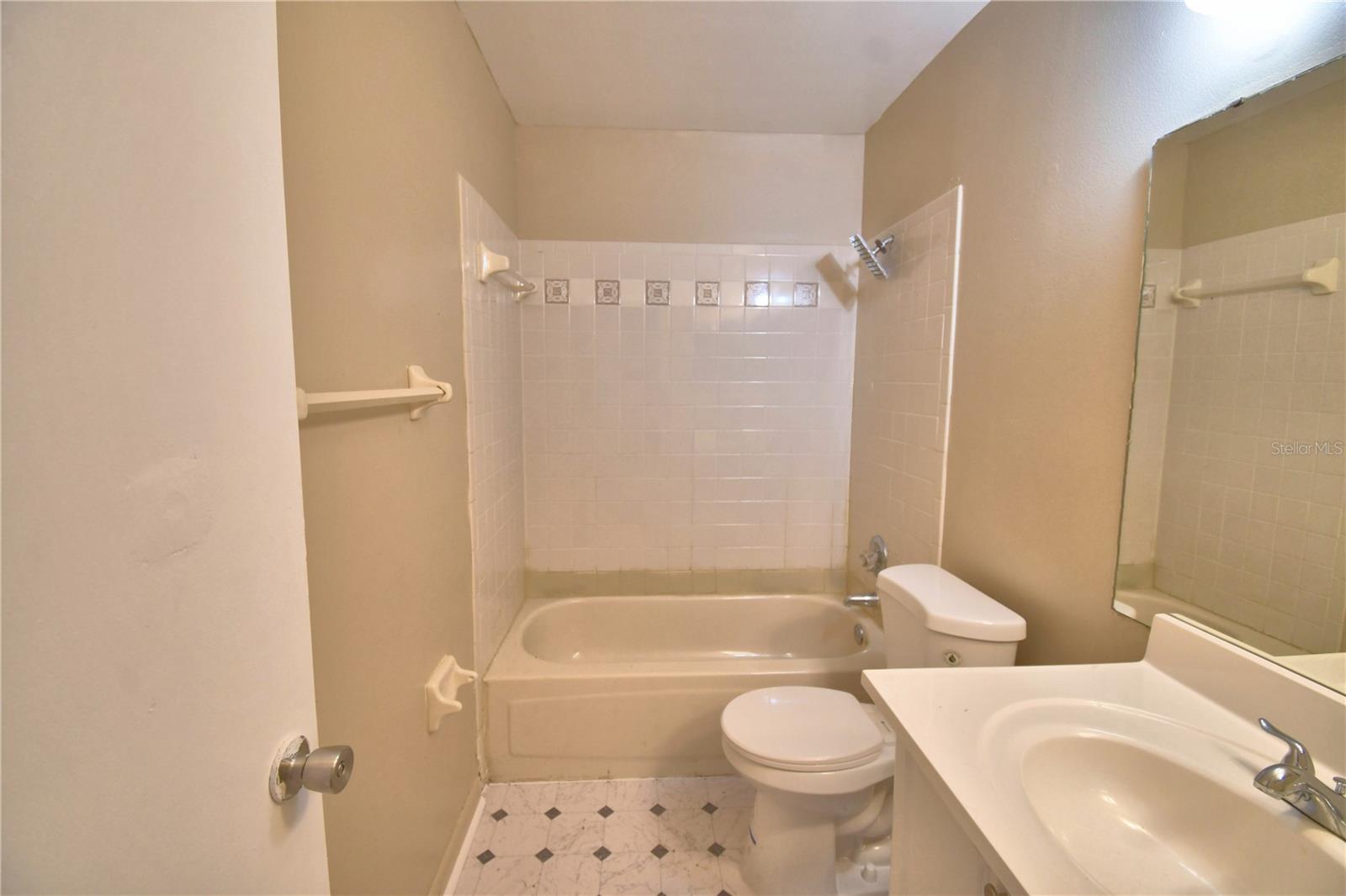 LAKE DAISY ESTATES - Residential