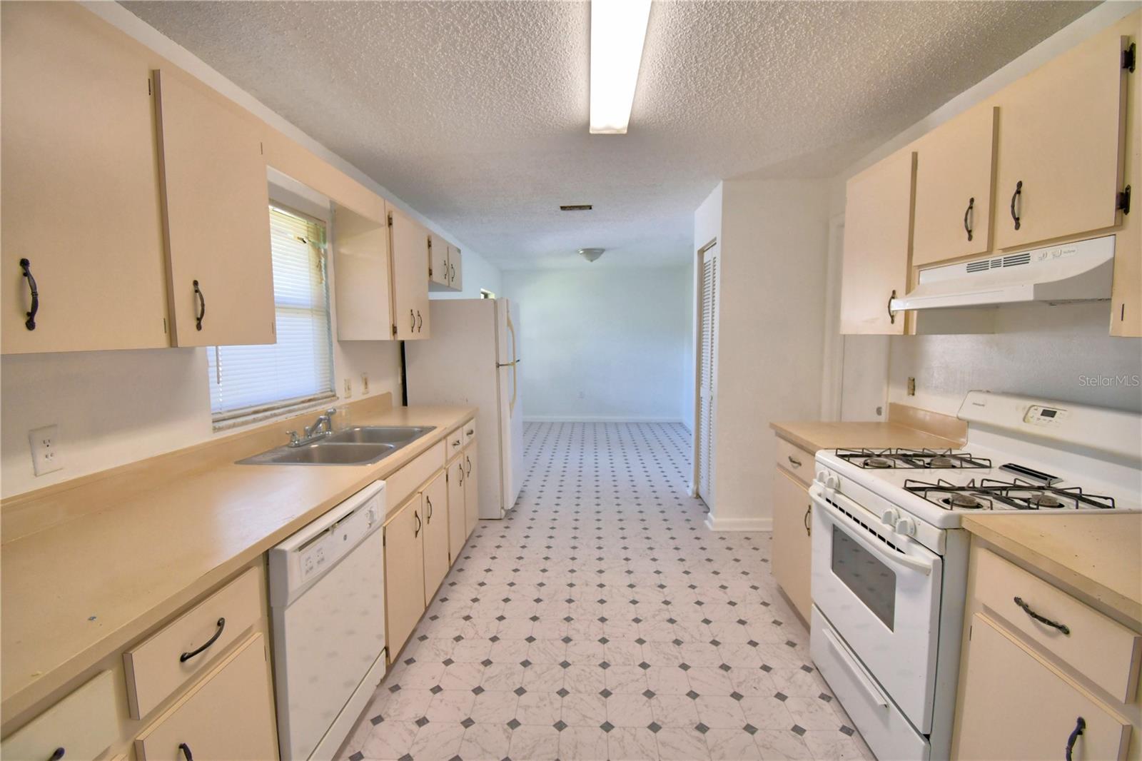 LAKE DAISY ESTATES - Residential