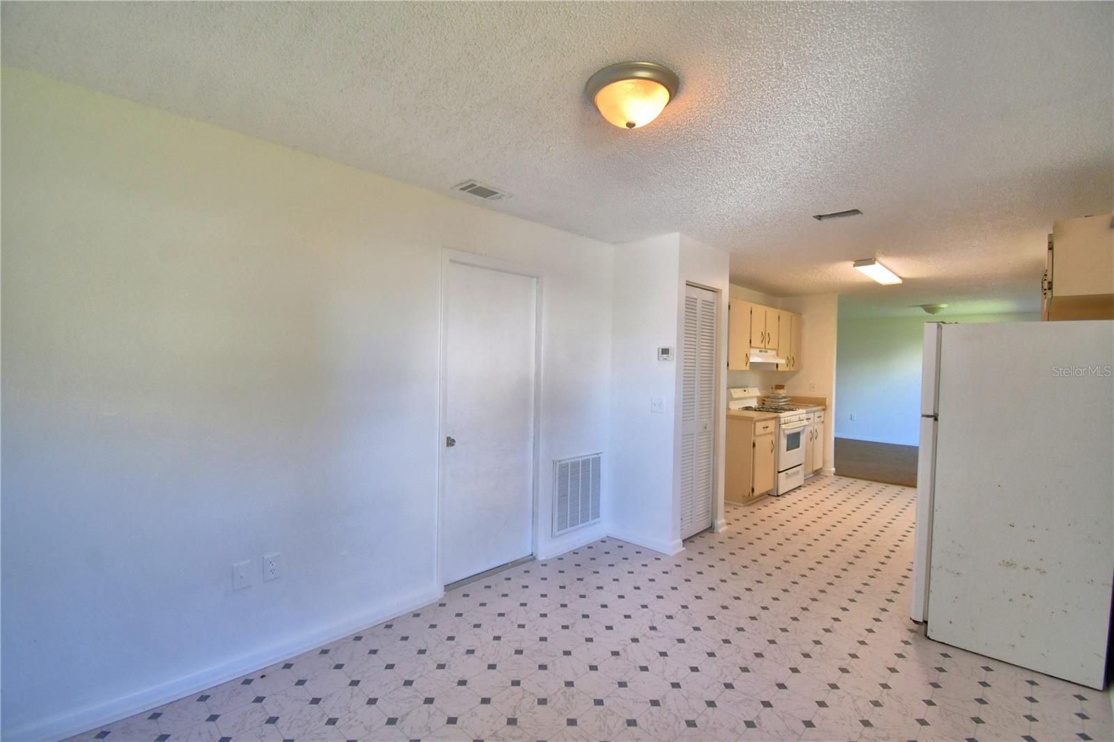 LAKE DAISY ESTATES - Residential