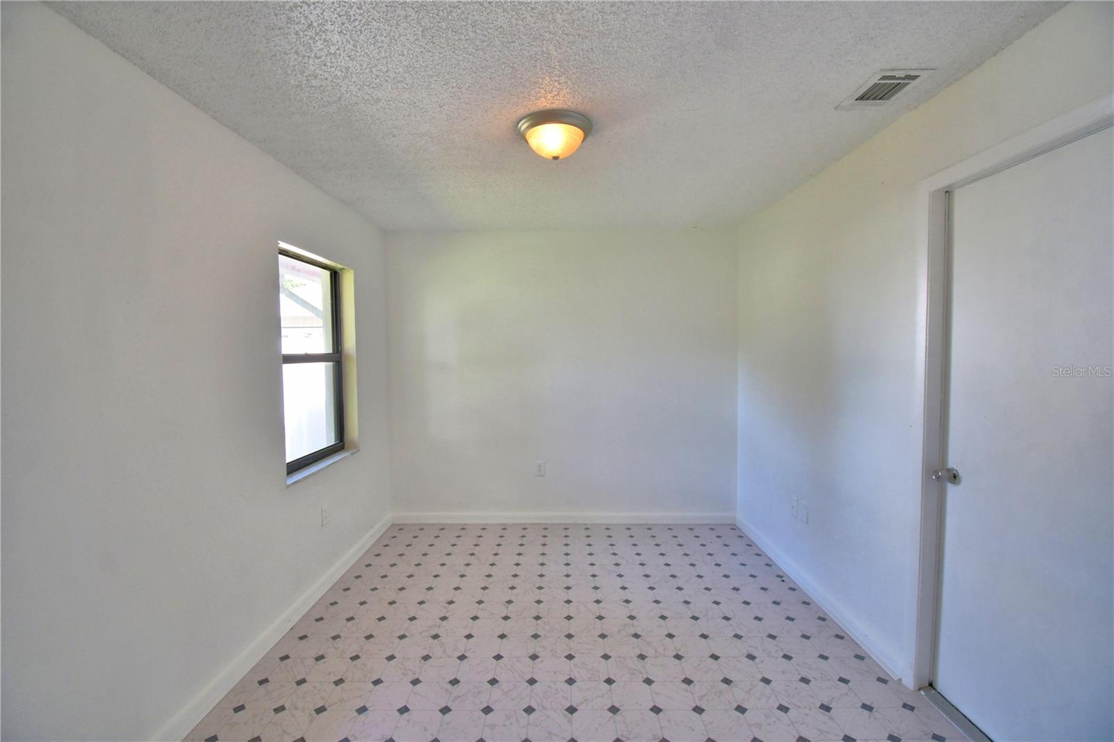 LAKE DAISY ESTATES - Residential