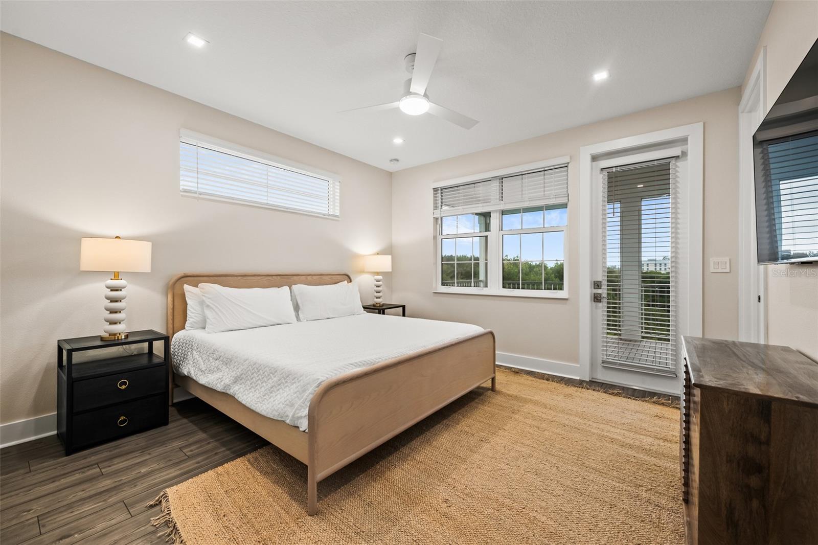 HUNTERS POINT - Residential